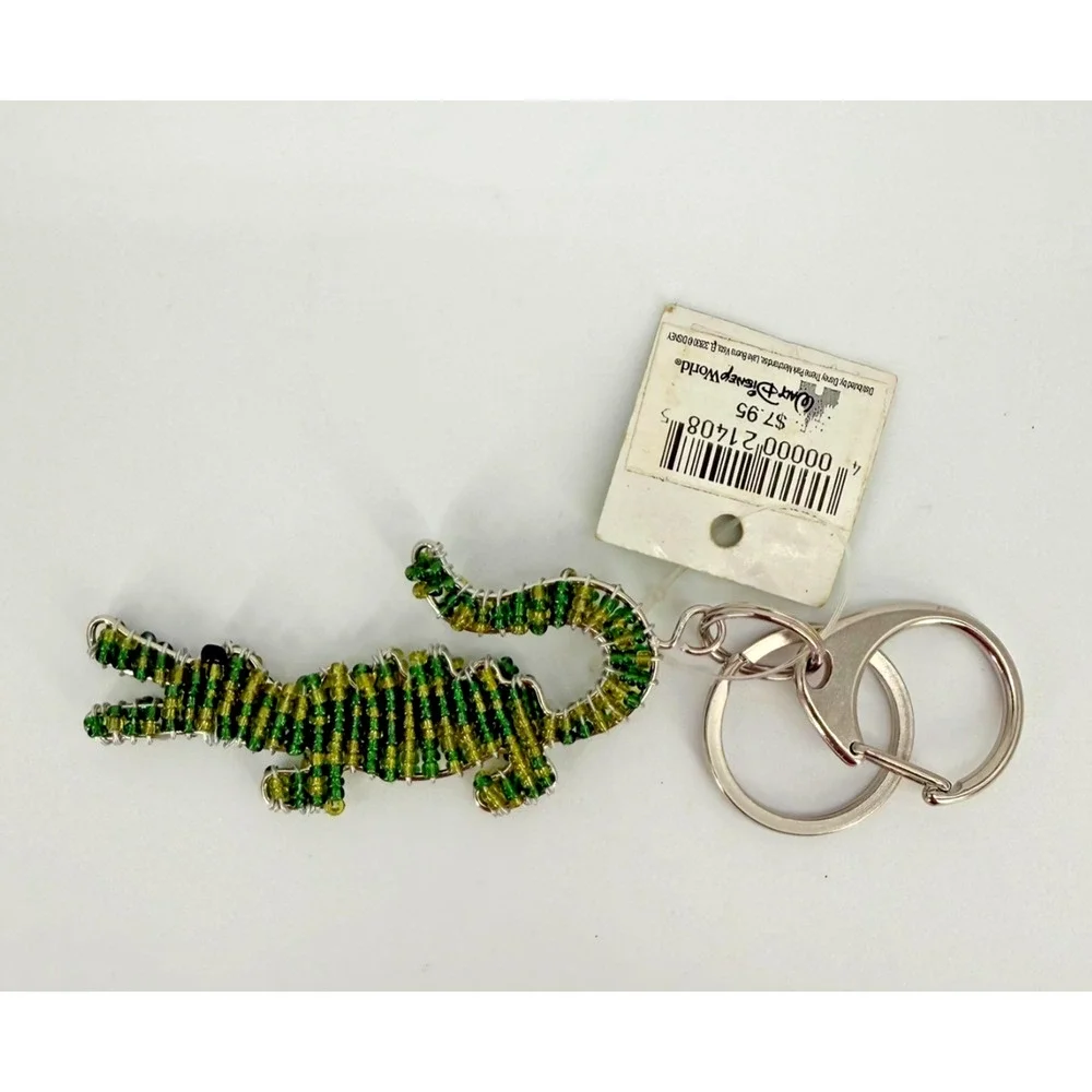 Disney Animal Kingdom Beadworx GrassRoots Keyring - Green & Yellow Aligator, NEW - Picture 2 of 3